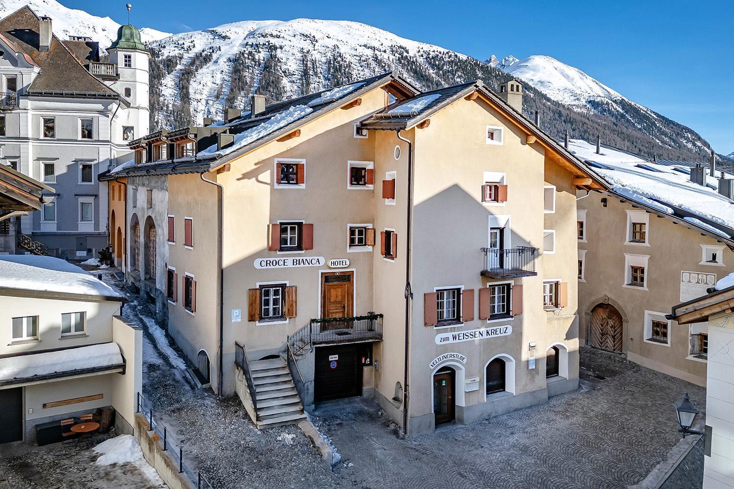 Weisses Kreuz - Crusch Alva Samedan Exterior foto